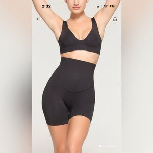 NWOT Skims Bonded Corset shorts
